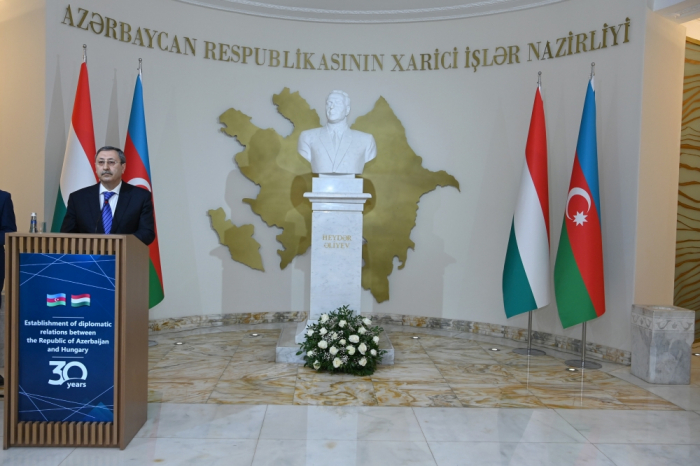   Se celebró un acto con motivo del 30º aniversario de las relaciones entre Azerbaiyán y Hungría  