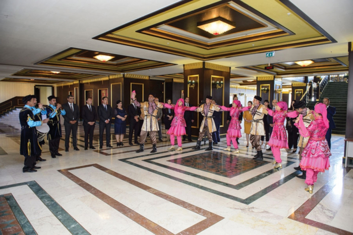   Se llevó a cabo la entrega del certificado sobre la inclusión de "Danzas grupales tradicionales de Najchiván yalli" en la Lista Representativa de la UNESCO  