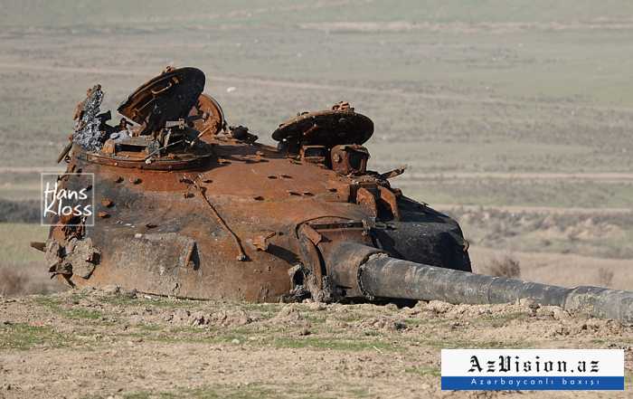    “Başını itirmiş” erməni tankları –    FOTOLAR      