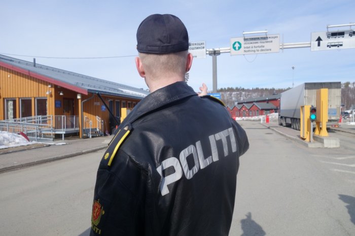   Norveç Rusiyadan gələn yük maşınları üçün sərhədini bağladı   