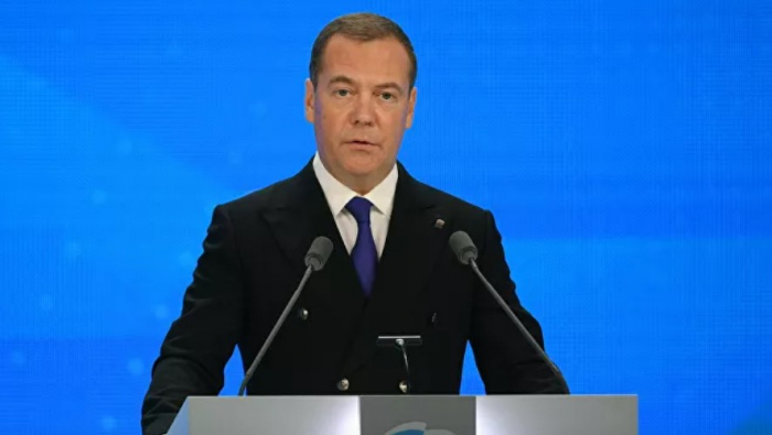       Medvedev:    "Demilitarizasiya və denaçifikasiya çətin vəzifələrdir"   