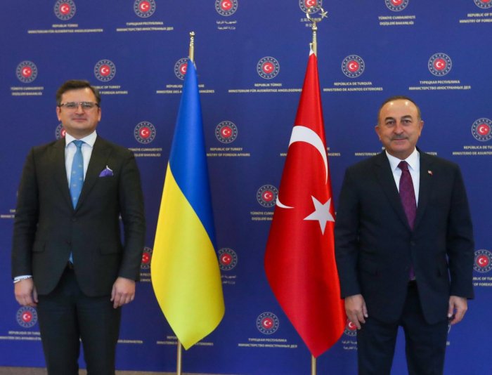Çavuşoğlu ukraynalı həmkarı ilə danışıb 