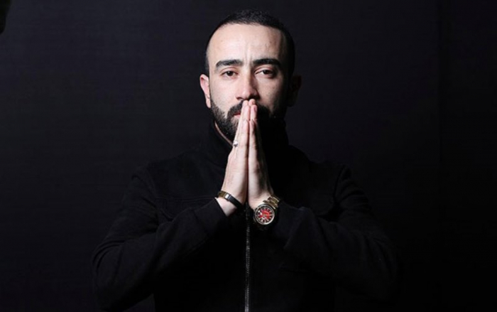    "İçəri girəndən 30 saniyə sonra partlayış oldu" -    Gecə klubunda yaralanan müğənni      