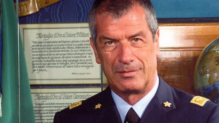       İtaliyalı general:    "ABŞ və Britaniya sülh istəmir"   