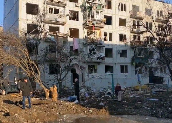 Ruslar Xarkova hücum edib, dağıntılar var