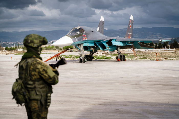   Russische Kämpfer bombardieren ukrainische Stellungen   - VIDEO    