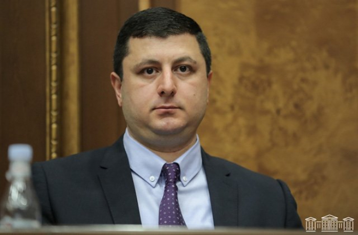    "Sülhməramlılar ümidlərimizi doğrultmadı" -    Erməni deputat      