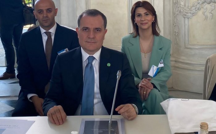 Ceyhun Bayramov İtaliyaya gedib