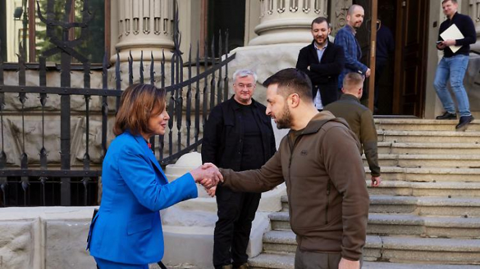 Nancy Pelosi macht Überraschungsbesuch in Kiew