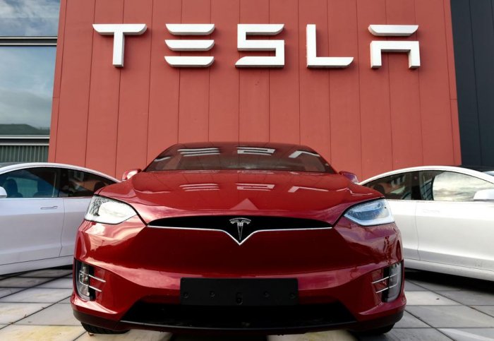 “Tesla” Şanxayda istehsalın bərpa olunacağını gözləyir  
