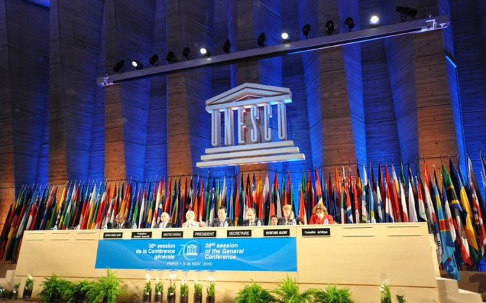       UNESCO:    "Rusiya hərbçiləri Xersonda kurqanları dağıdır"  
   