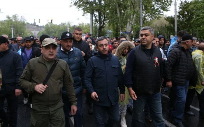   Armenian police start detaining opposition figures  