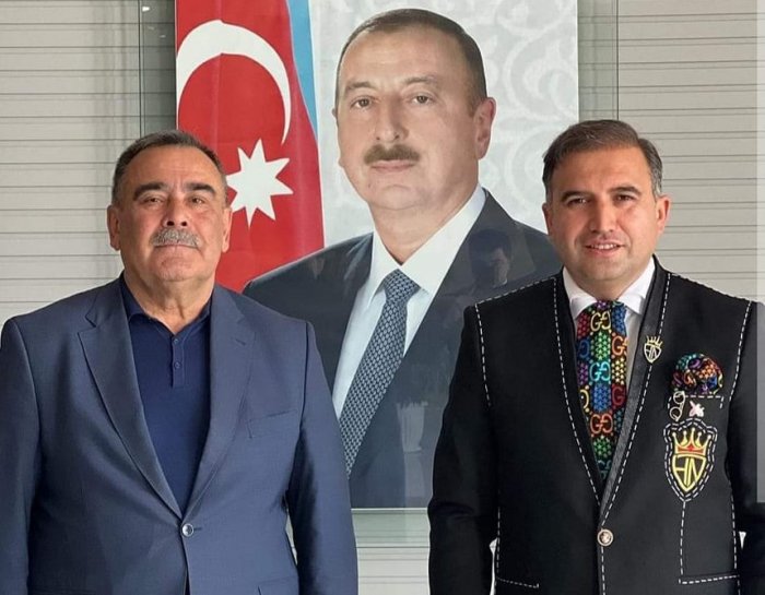    Hacı Nuranla şəkil çəkdirən rektora rəhmət oxudular -    O isə maraqlı cavab verdi      