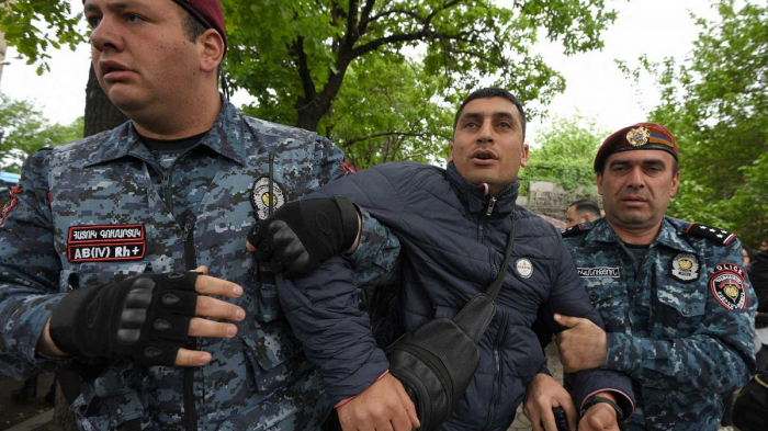  Dozens arrested as Armenia opposition protests up pressure on PM -  NO COMMENT  