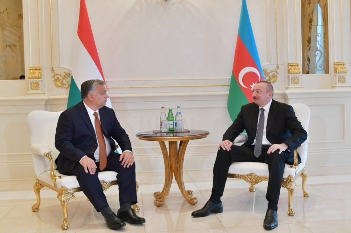   Staatsoberhäupter Aserbaidschans und Ungarns tauschten Briefe aus  