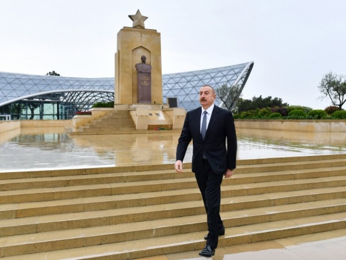  Prezident Həzi Aslanovun məzarını ziyarət etdi -  FOTOLAR  