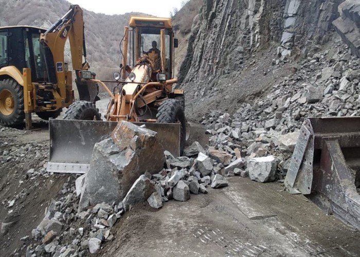    İsmayıllı-Lahıc avtomobil yolunda hərəkət bərpa edilib   
   