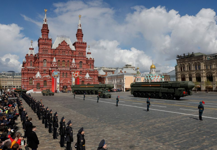 Ukrainians report fierce fighting as Russia marks Soviet WW2 victory