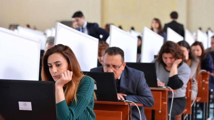İş yerini dəyişmək istəyən müəllimlərin vakansiya seçimi başlanılır  
