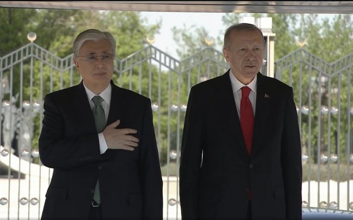   Türkiyə prezidenti Tokayevlə görüşdü   