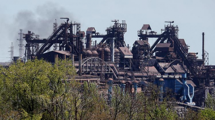   Angeblich 1000 Soldaten in Stahlwerk verschanzt  