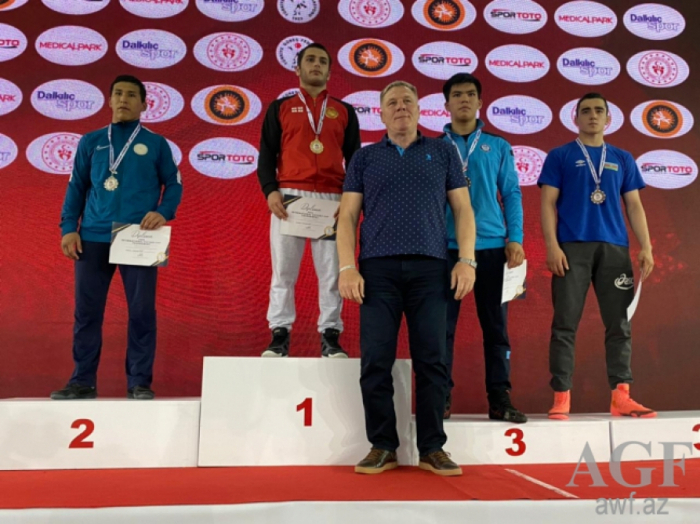   Aserbaidschanische Ringer kehren mit 23 Medaillen aus der Türkei zurück  