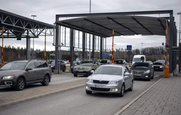 Russians and Finns have largely stopped crossing the border