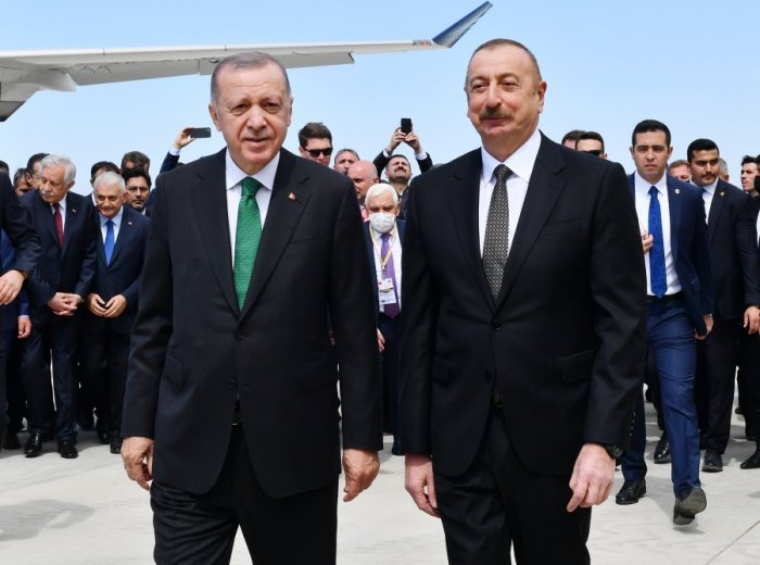       Azərbaycan Prezidenti:    “Biz Türkiyə ilə həm qardaşıq, həm də artıq rəsmən müttəfiqik”   