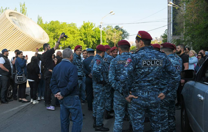 Armenian police detain protesters blocking Yerevan’s streets
 