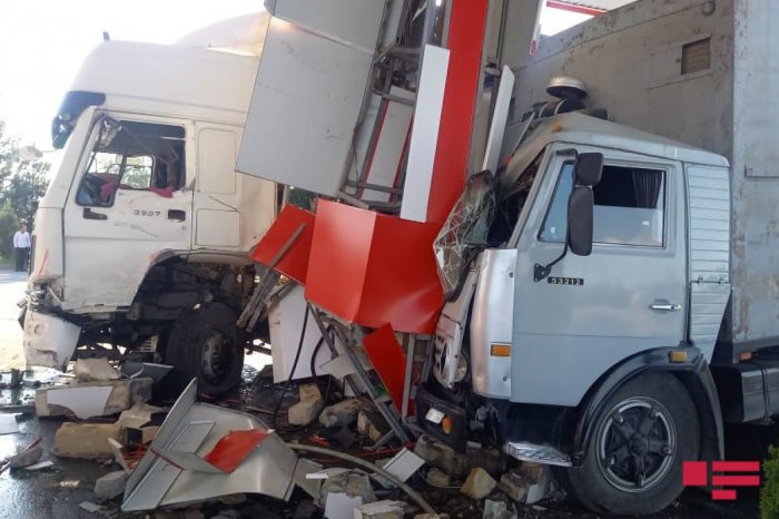    Yük maşınları yanacaqdoldurma məntəqəsinə çırpılıb -    FOTO      