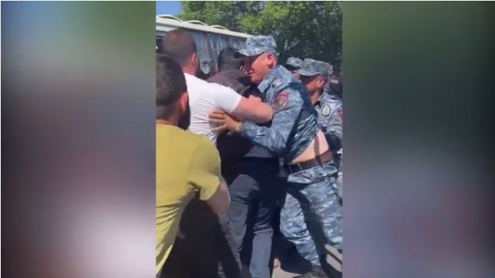  Affrontement entre manifestants et police à Erevan –  VIDEO  