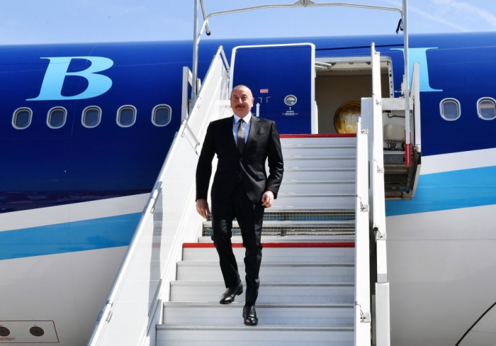   Präsident Ilham Aliyev trifft zu einem Arbeitsbesuch in Brüssel ein  