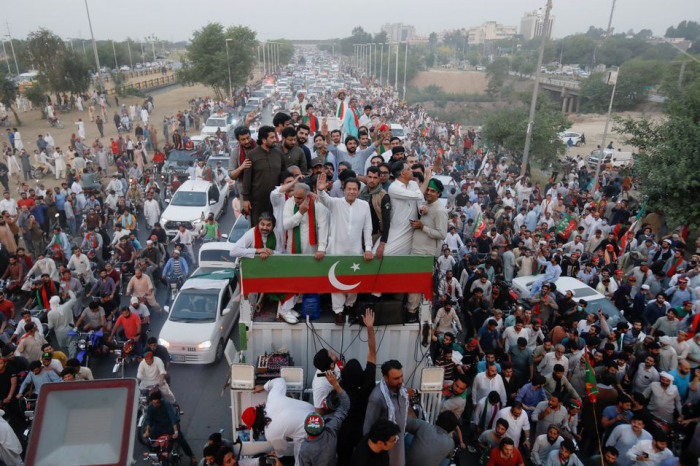Ousted Pakistani PM Khan issues ultimatum after disbanding violent protest march