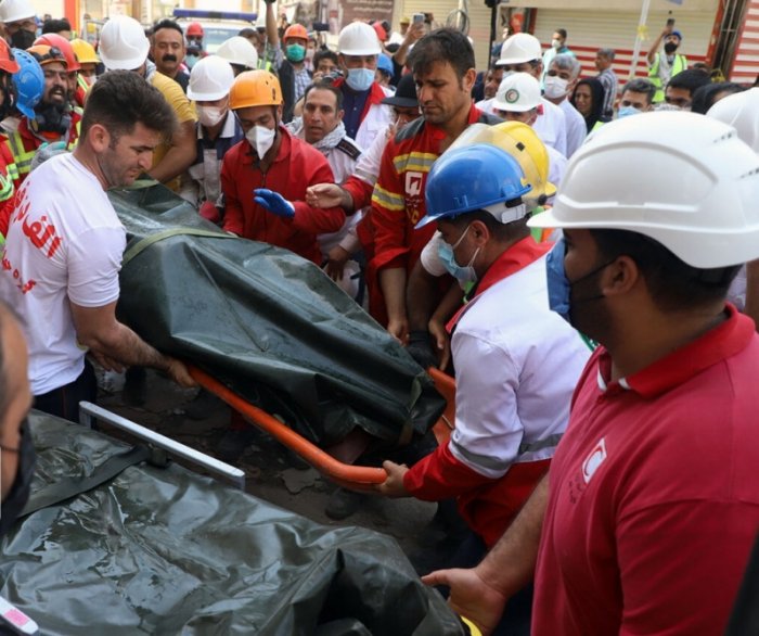 İranda binanın çökməsi nəticəsində ölənlərin sayı artıb  
