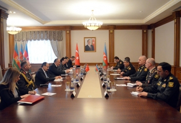 Ministro de Defensa de Azerbaiyán se reúne con el secretario general del Consejo de Seguridad Nacional de la República de Turquía