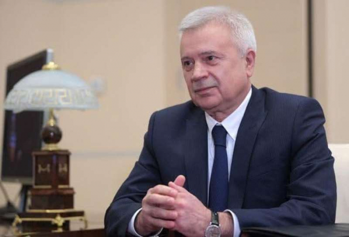    Putin Vahid Ələkbərovu təltif etdi   
   