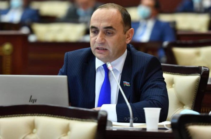    "Bu videolar müəllimləri gözdən salır" -    Deputat      