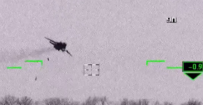    Ukraynanı bombalayan Su-24M -in nadir görüntüləri  -    VİDEO       