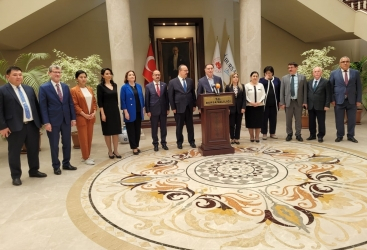 Defensora del Pueblo de Azerbaiyán se reunió con el Gobernador de Bursa y los alcaldes turcos