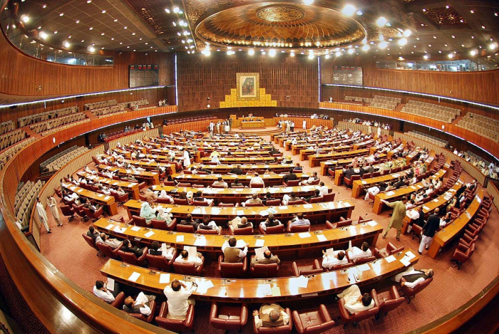  El Senado de Pakistán adopta resolución que condena el genocidio de Joyalí 