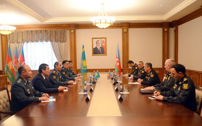    Qazaxıstanla hərbi təlimlərin keçirilməsi müzakirə olunub   