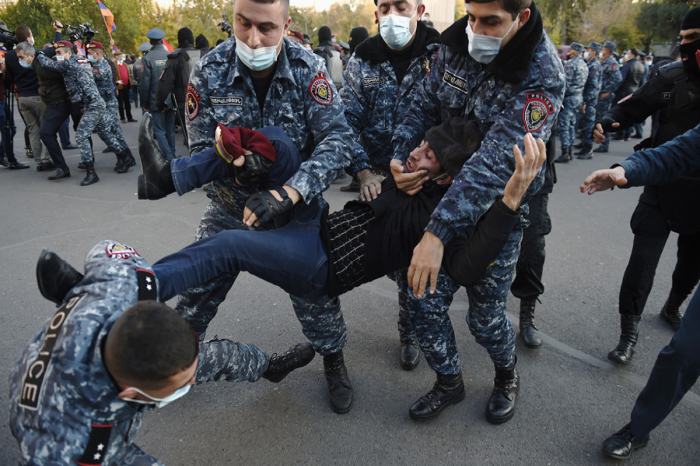   In Eriwan kam es zu Zusammenstößen zwischen Demonstranten und der Polizei  