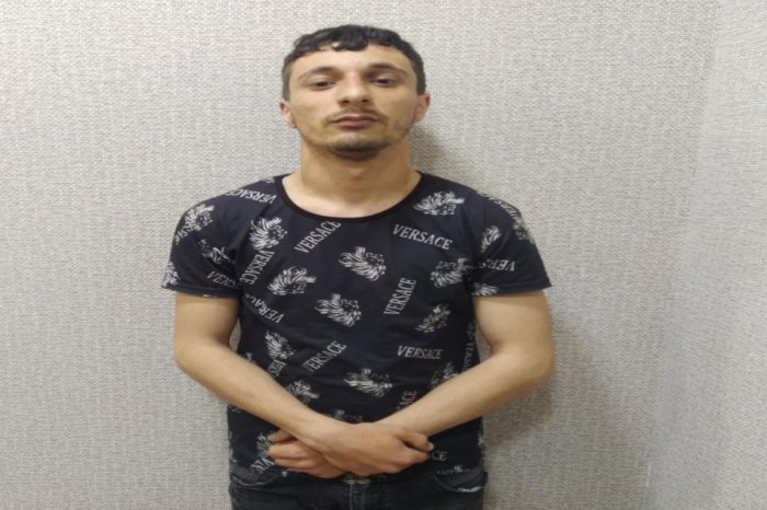 Xalasının evindən qızıl oğurladı