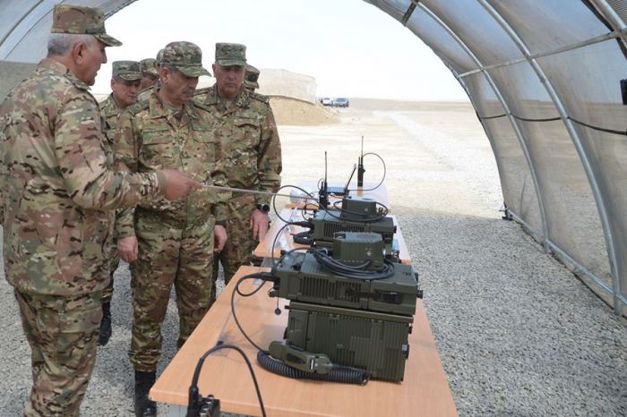   Komplexe Übungen werden mit Kommunikationseinheiten der aserbaidschanischen Armee abgehalten   - VIDEO    