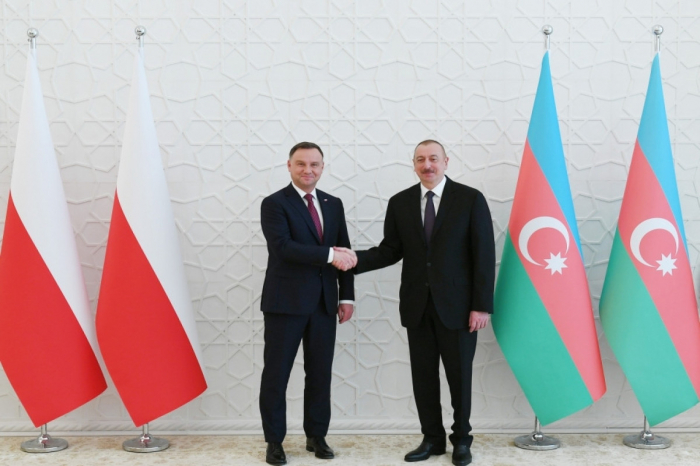  Andrzej Duda gratulierte Präsident Ilham Aliyev zum Unabhängigkeitstag 