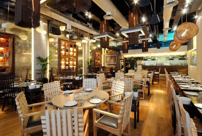       Mustafa Abbasbəyli:    "100 minlik dövriyyəsi olan restoranın rəsmi 1 işçisi var"   