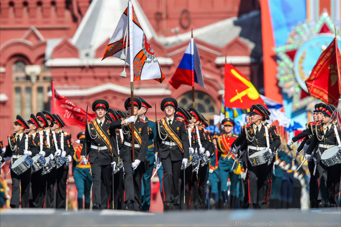 La Plaza Roja de Moscú acoge el desfile militar que conmemora el 77.º aniversario del Día de la Victoria en la Gran Guerra Patria