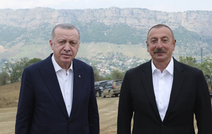   Aliyev y Erdogan discuten la normalización de las relaciones con Armenia  