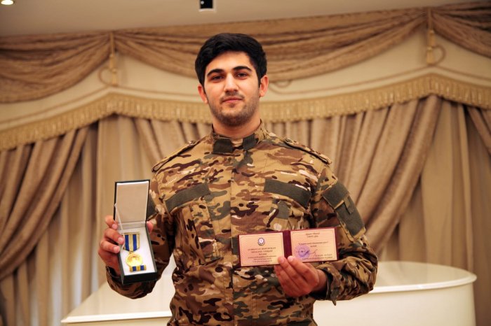  Musiqili Teatrın balet artistinə “Laçının azad olunmasına görə” medalı təqdim olundu