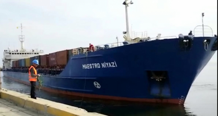 El buque de "Azerbaijan Caspian Shipping" ha entregado por primera vez carga en el puerto de Bakú por la ruta de Transporte Internacional Trans-Caspio